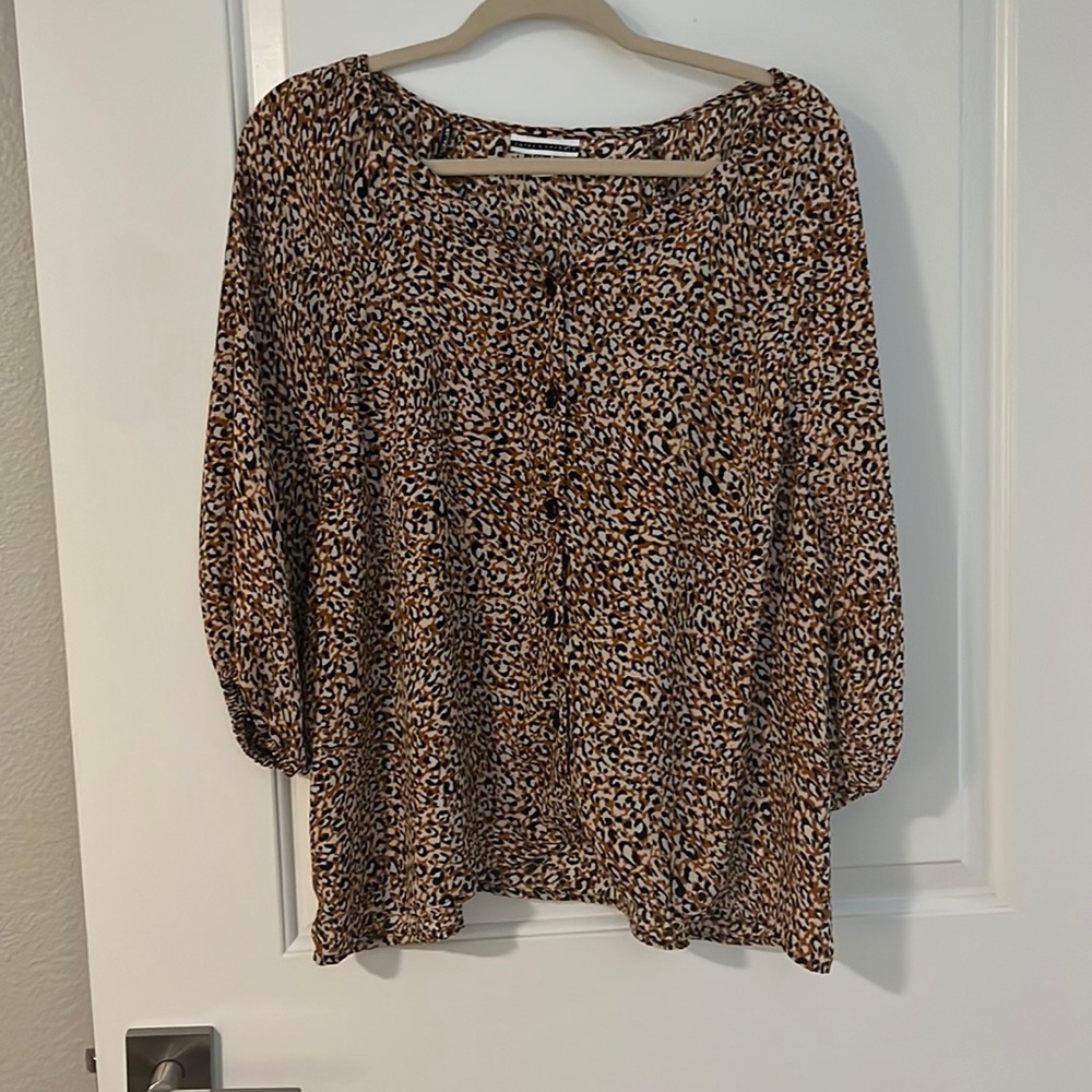 Leopard print top